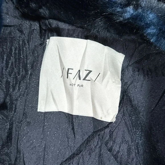 FAZ Not Fur Faux Fur Blue Swing Topper Cropped 3/4 Sleeve Jacket Womens 2 - Picture 8 of 12